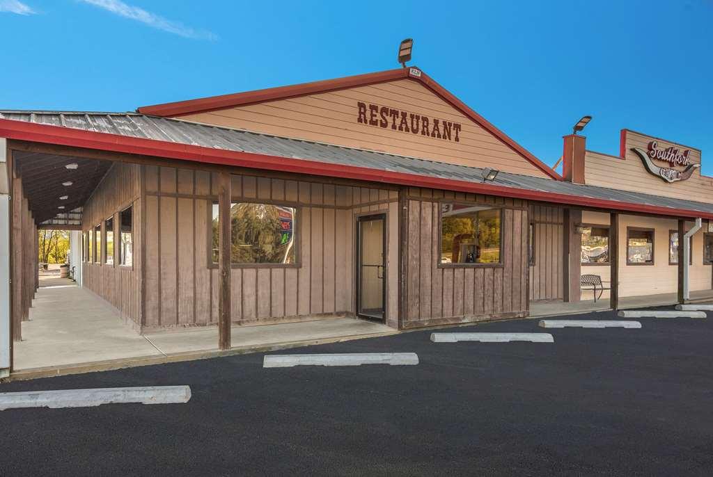 Rodeway Inn Gurdon Restoran gambar