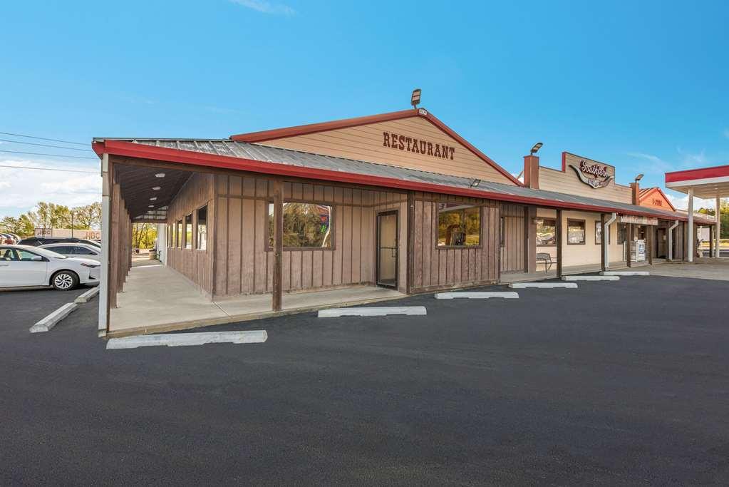 Rodeway Inn Gurdon Restoran gambar
